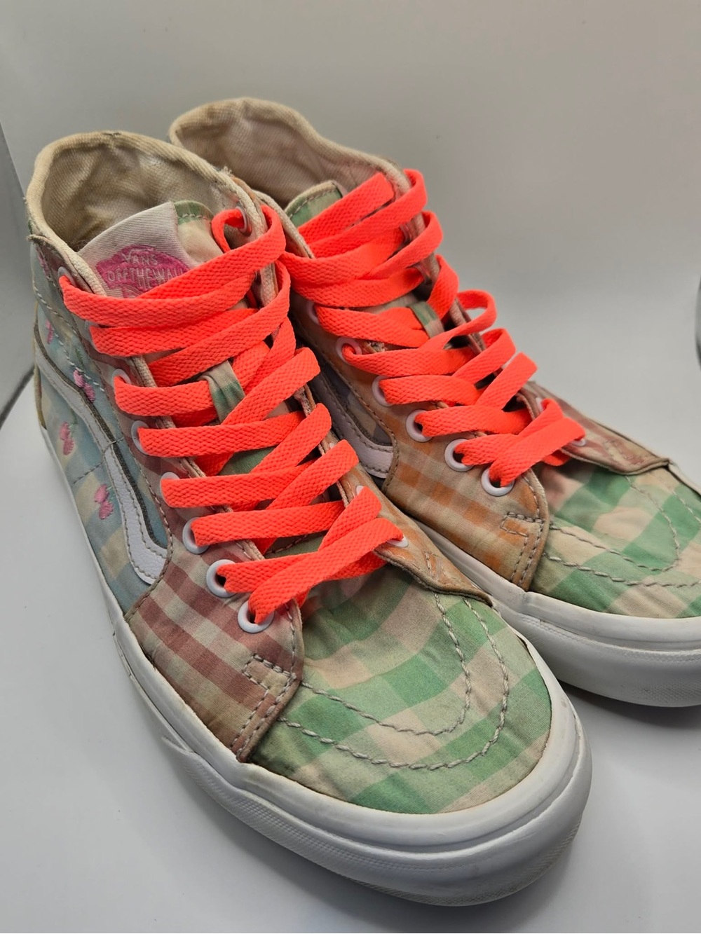 Women’s 6.5 Vans Sk8-Hi Tapered Gingham Cherry Bee Embroidered